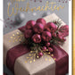 Weihnachtskarte Traditionell – Geschenkpaket mit roten Kugeln und Tannenzweigen
