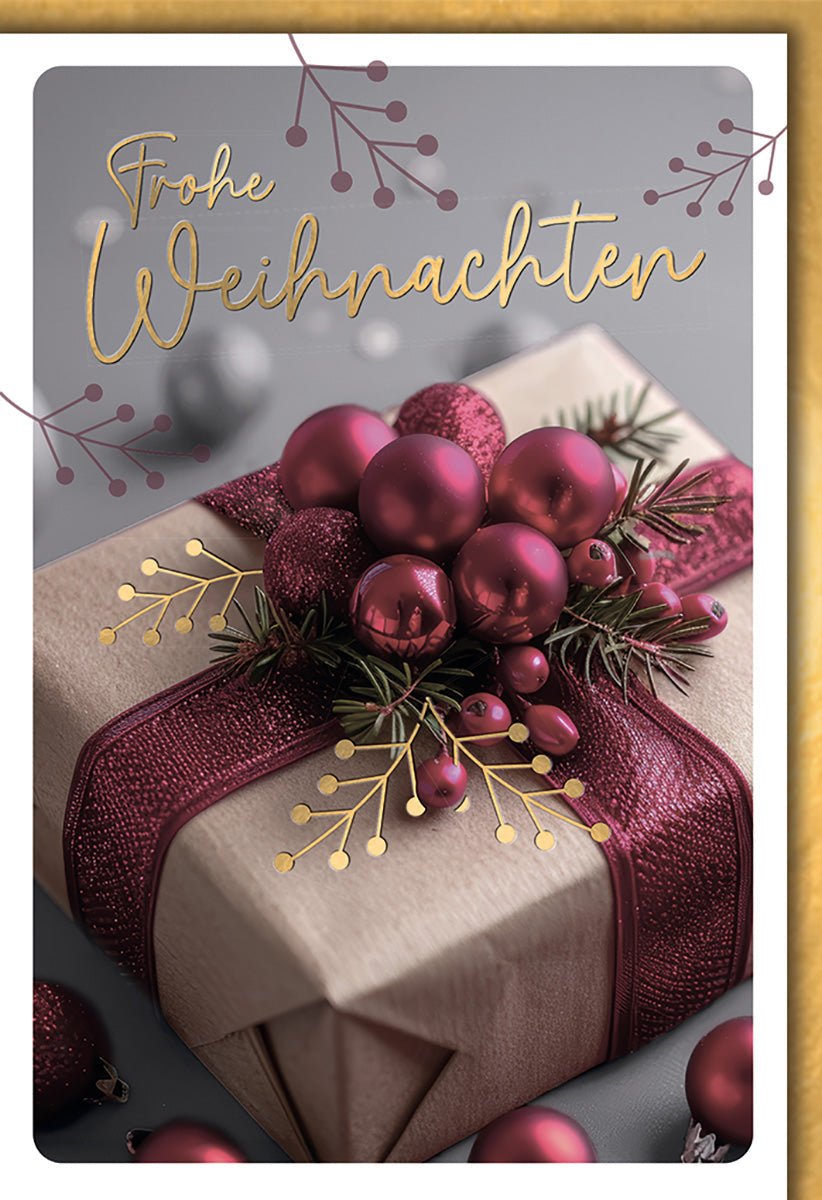 Weihnachtskarte Traditionell – Geschenkpaket mit roten Kugeln und Tannenzweigen