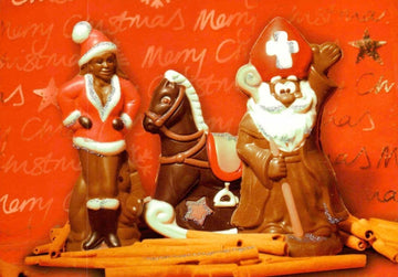 Weihnachtspostkarte mit Schokoladenmotiven: Fröhliche Festtagsgrüße senden