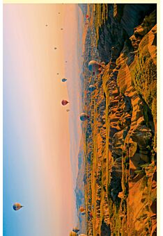 Fotogrußkarte Landschaften Heißluftballons über Gebirge