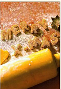 Weihnachtskarte Traditionell Merry X-Mas Buchstaben aus Plätzchenteig