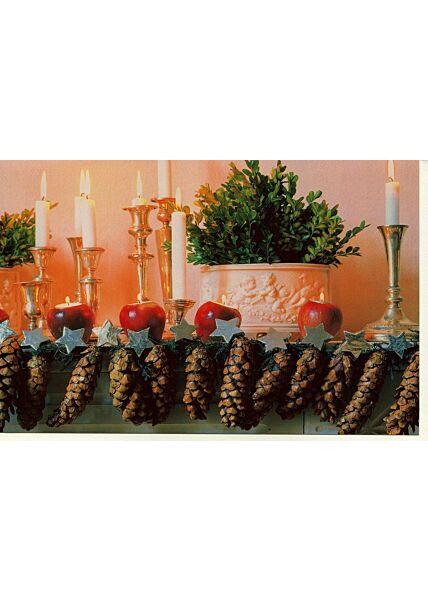Weihnachtskarte Tannzapfen Kerzen Äpfel