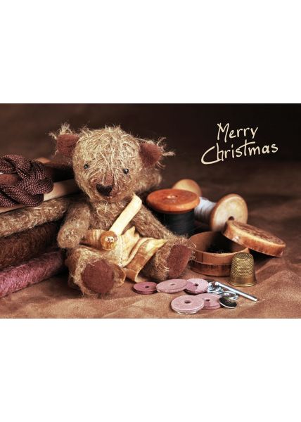 Weihnachtspostkarte Teddybär mit Hose: Merry Christmas